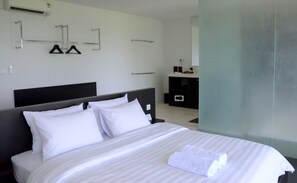 2 bedrooms, soundproofing, iron/ironing board, free WiFi - Villa L2 (Senggigi)