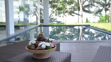 Kolam renang outdoor