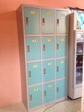 Lockers - Town Yard Guesthouse and Tour - Hostel (Ulaanbaatar)