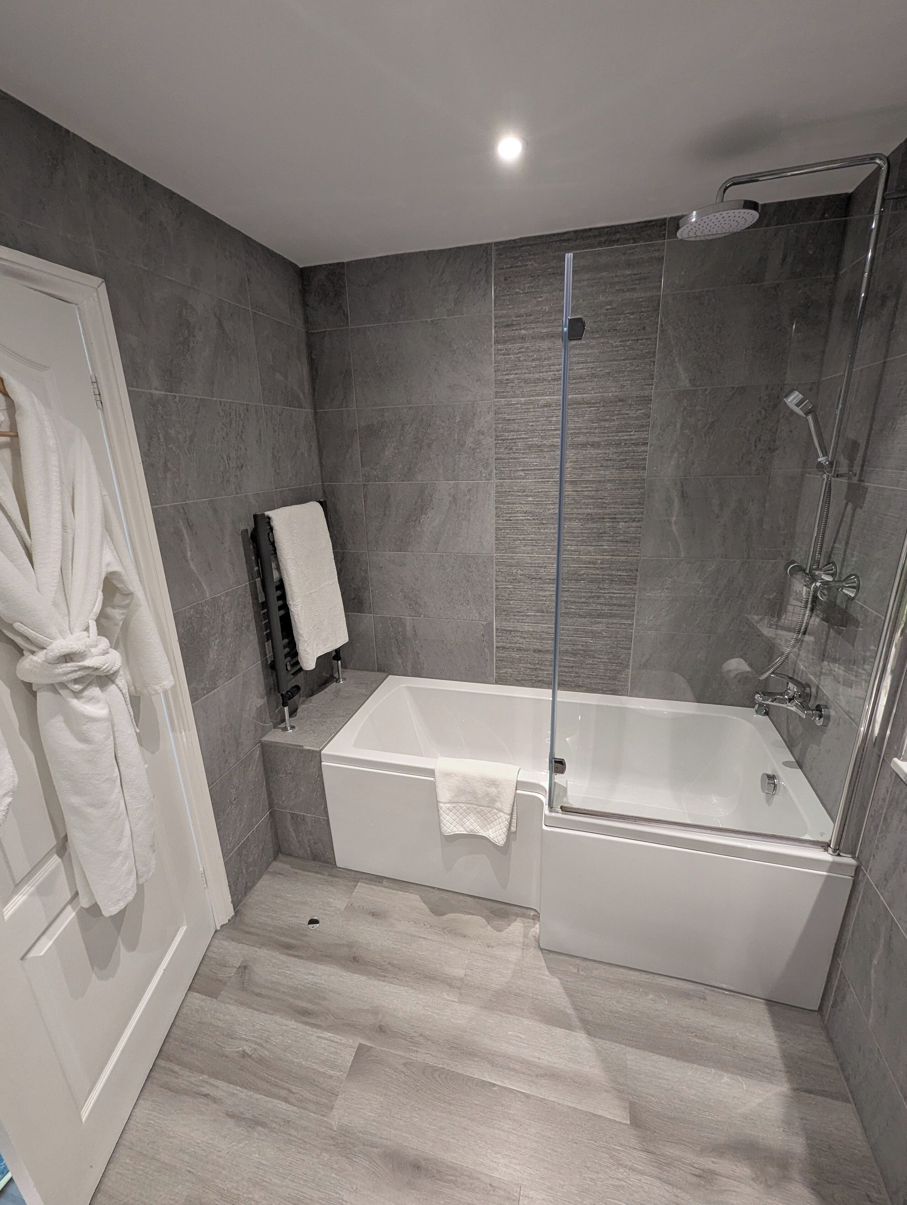 presidential suite, 1 king bed, non smoking | blackout curtains, iron/ironing board, free wifi, bed sheets