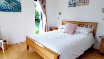 1 kamar tidur dan didekorasi berbeda-beda