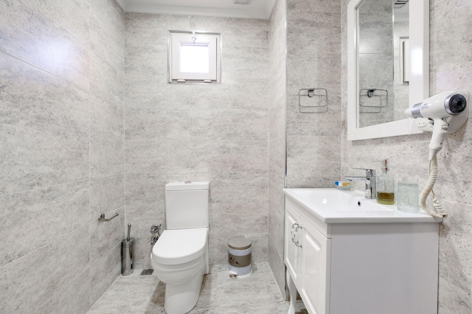 comfort double room, garden area | bathroom | shower, rainfall showerhead, free toiletries, hair dryer