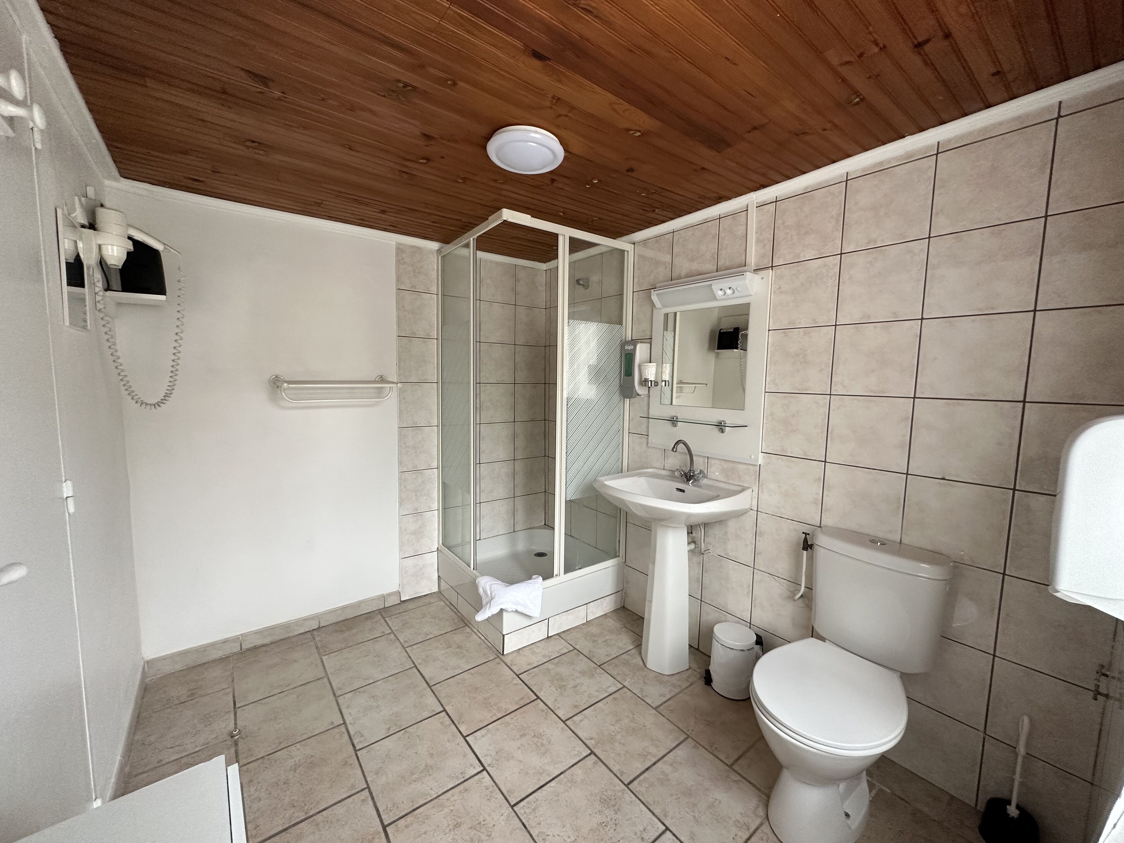 double room | bathroom | shower, hair dryer, towels