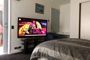 1 chambre, fer et planche à repasser, Wi-Fi, draps fournis