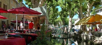 Sjeldne! Steinbyhus 4 soverom - 2 bad med hage i hjertet av Goudargues