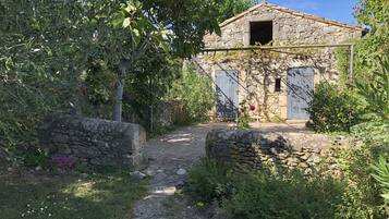 Enceinte de lâhĂ©bergement