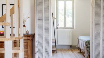 Apartamento Deluxe, baño privado, vistas a la montaña | Cortinas opacas, tabla de planchar con plancha, wifi gratis
