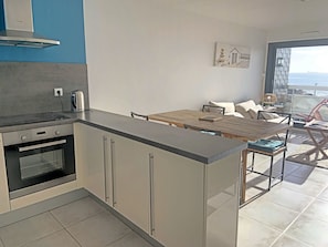 Interior - 3-Room Apartment with Terrace 30m from Shops and Beach in Ploemeur (Ploemeur)