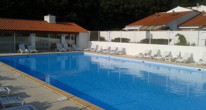 Pretty maisonette with swimming pool and tennis in a private residence