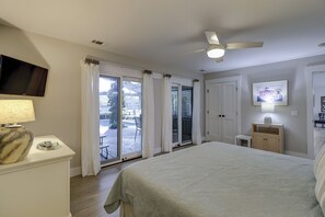 4 bedrooms, iron/ironing board, Internet, bed sheets