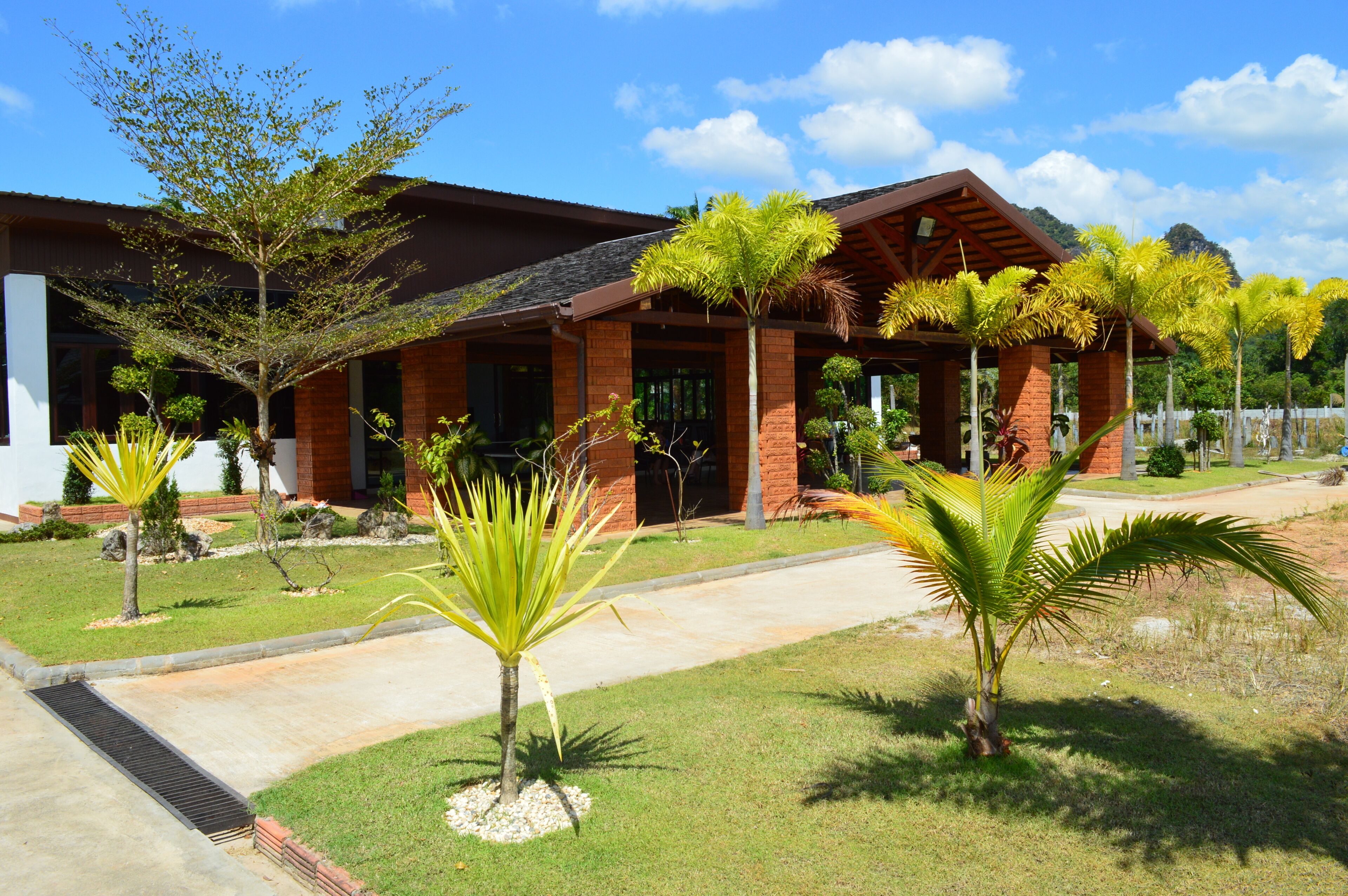 บริการอาหารเช้าและอาหารกลางวัน, อาหารท้องถิ่น