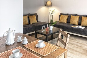 Zona de menjador de l'habitació
