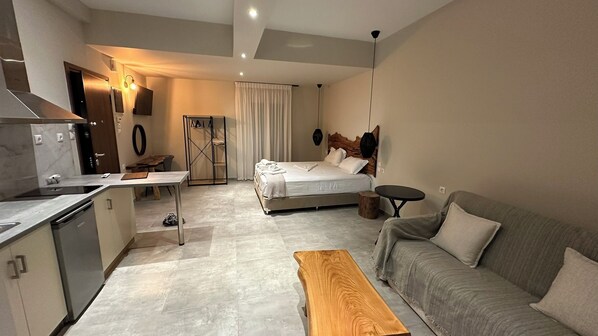 Deluxe Studio Suite | Frette Italian sheets, premium bedding, down comforters - VolosView (Volos)