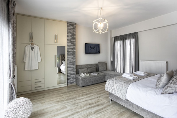 Luxury-Apartment, Bergblick | Italienische Bettbezüge von Frette, hochwertige Bettwaren