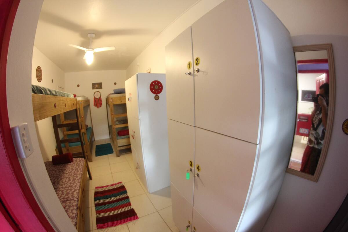Insonorización, wifi gratis y ropa de cama
