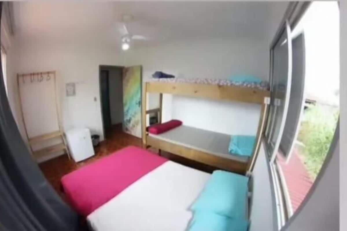 Habitación básica doble, varias camas | Insonorización, wifi gratis y ropa de cama