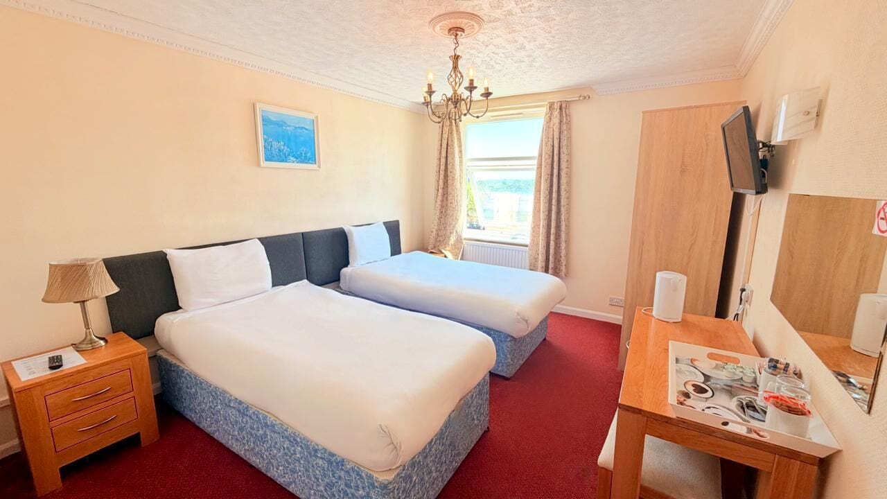 Twin Room | Down comforters, blackout drapes, WiFi (free)