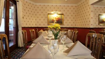 Daily English breakfast (GBP 10 per person)