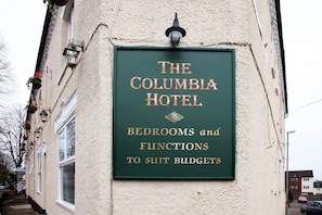 Exterior - Columbia Hotel & Restaurant (Wellingborough)