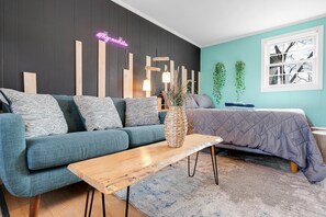 Iron/ironing board, free WiFi, bed sheets - Sandcastle Inn & Motel (Old Orchard Beach)