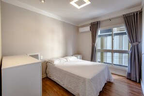 3 bedrooms, iron/ironing board, free WiFi, wheelchair access