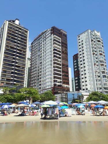 BC: Beautiful beachfront apartment - stunning front and side views.