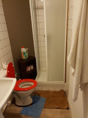 Towels, soap, toilet paper