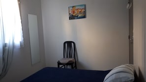 2 sovrum och strykjärn/strykbräda