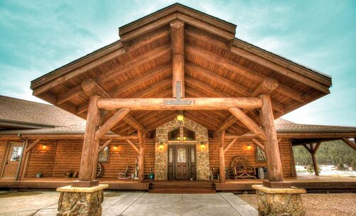 Epic Nemo Lodge - Large Group Escape in the Heart of the Black Hills