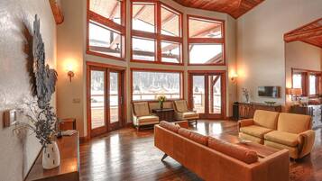 Smart TV, fireplace, DVD player, foosball