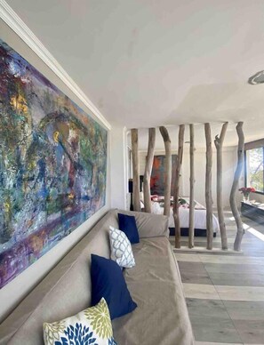 Down duvets, pillow-top beds, in-room safe, individually decorated - Villa Condesa Del Mar (Saboga)