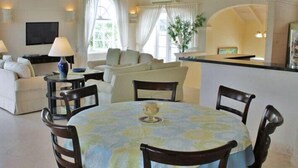 Living room - Royal Villa 26 (Westmoreland)