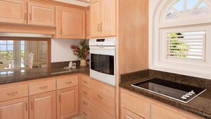 Coffee/tea maker, stovetop, cookware/dishes/utensils - Villa Coconut Ridge #5 (Holetown)