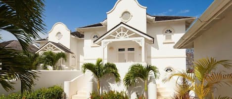 숙박 시설 정면