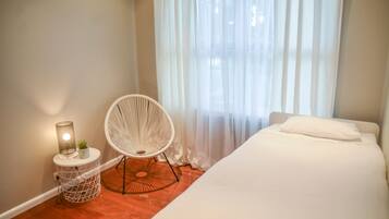 3 bedrooms, desk, iron/ironing board, free WiFi