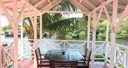 LA HABITACIÓN DE UNA REINA EN EASY INN BELIZE CITY