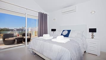 4 bedrooms, in-room safe, iron/ironing board, travel crib