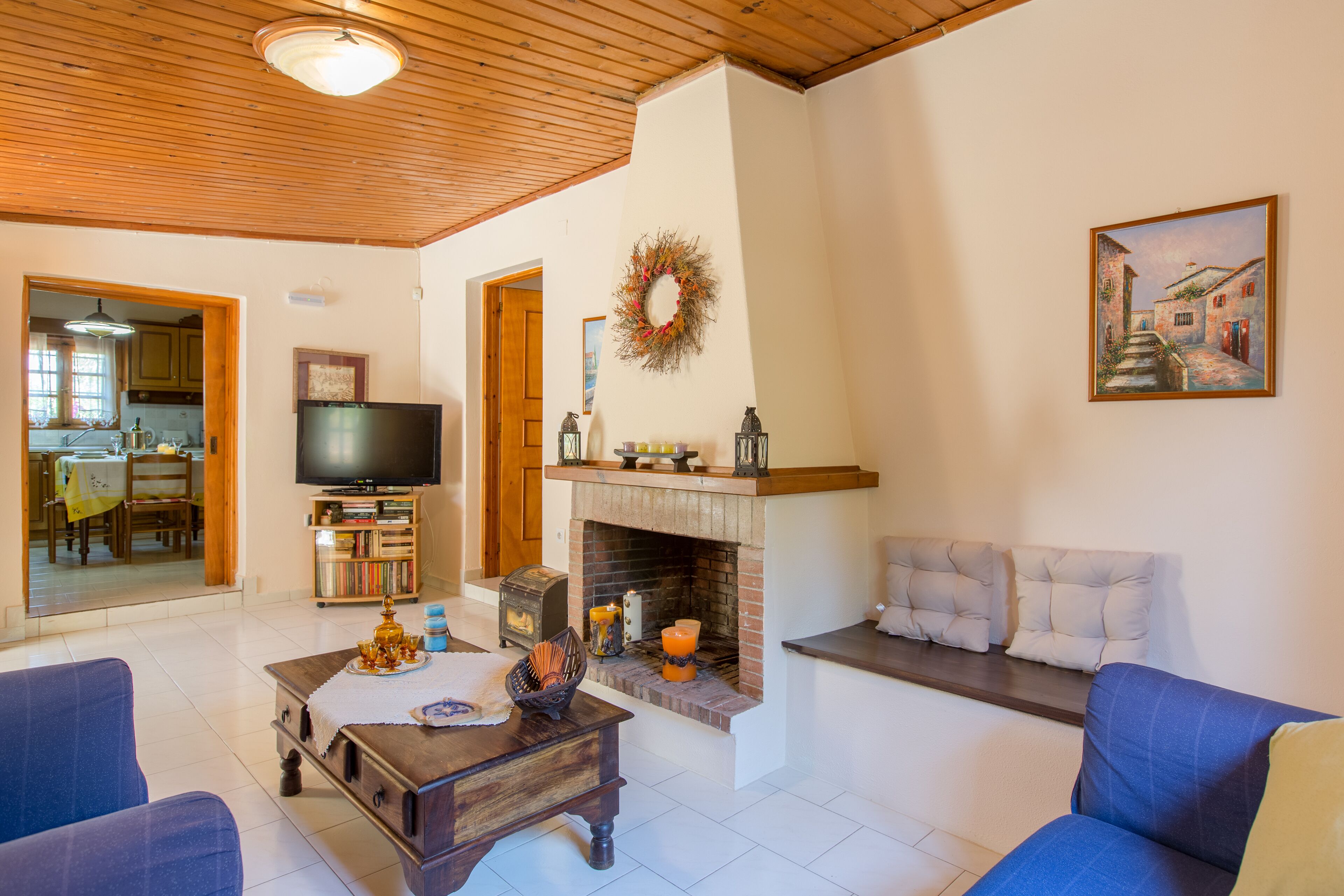 Smart TV, DVD player, books, video library