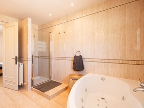 Bathtub, hair dryer, towels - Can Barbas - Great family villa close to all amenities (Port de Pollença)