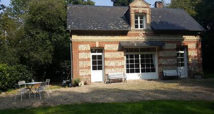 Honfleur, Cote de Grace, family self-catering 2 bed Gite fenced private garden