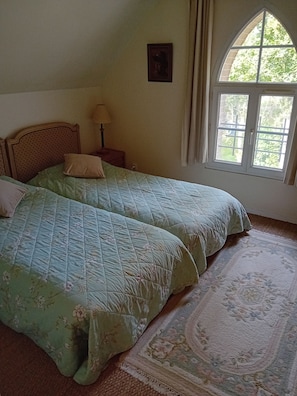 2 bedrooms, iron/ironing board, WiFi, bed sheets - Honfleur, Cote de Grace, family self-catering 2 bed Gite  fenced private garden  (Calvados)