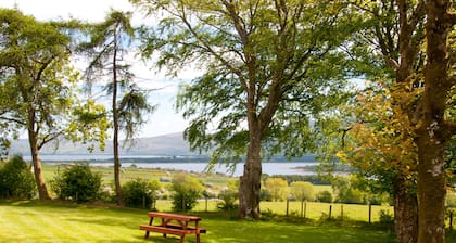 Abhainn Ri Farm Cottages With Stunning Lake & Mountain Views
