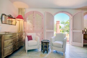 6 bedrooms, in-room safe, desk, iron/ironing board - Luxury Sea View Villa, Hotel size pool, 2 minutes Puerto Banus, Heated Jacuzzi (Marbella)