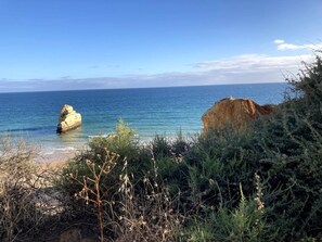 Sun loungers - Beautiful, Private Family Villa with Great Pool and access to Beaches, Mountains (Monte Canelas, Nr Alvor, District of Portimão)