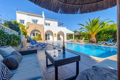Beautiful, Private Family Villa with Great Pool and access to Beaches, Mountains