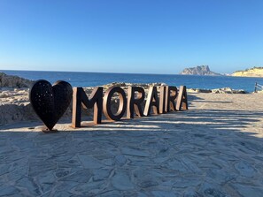 Beach nearby - Superb 2 bedroom, modern linked villa, Moraira, Free Air Conditioning/Free WiFi! (Moraira)