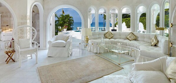 تلفزيون، مشغل دي في دي، ستيريو