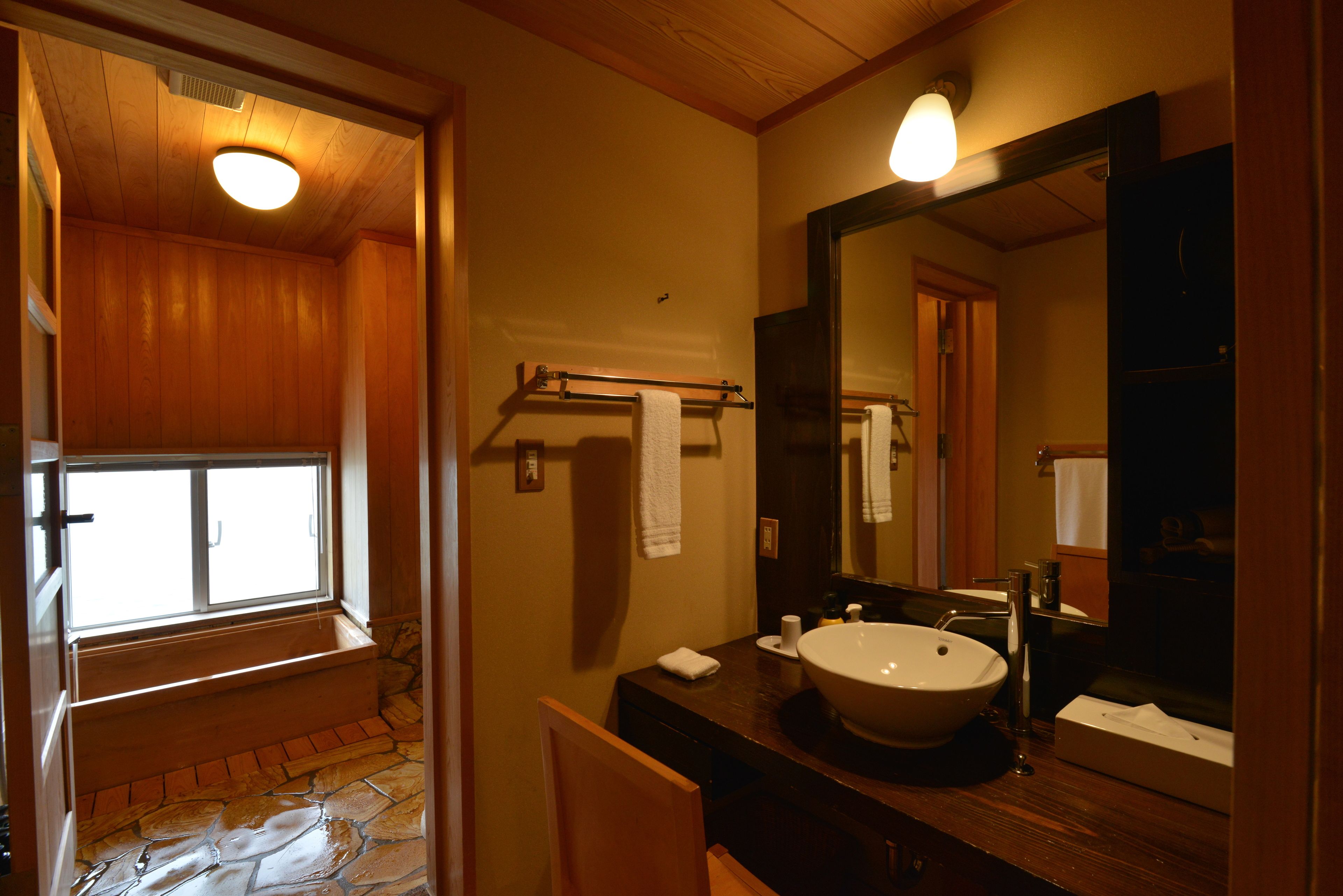 Basic-Zimmer, Meerblick, Eckzimmer (Japanese Style, Open air-Bath) | Daunenbettdecken, kostenlose Minibar, Zimmersafe, individuell dekoriert