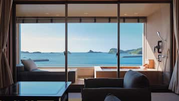 Executive-Suite, 2 Schlafzimmer, eigenes Bad, Meerblick (Open air-Bath) | Daunenbettdecken, kostenlose Minibar, Zimmersafe, individuell dekoriert