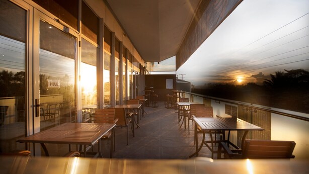 Outdoor dining - Cassowary Hotel (Kiunga)